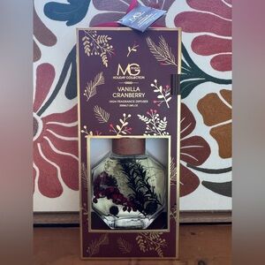 MG Studio Vanilla Cranberry Diffuser NIB